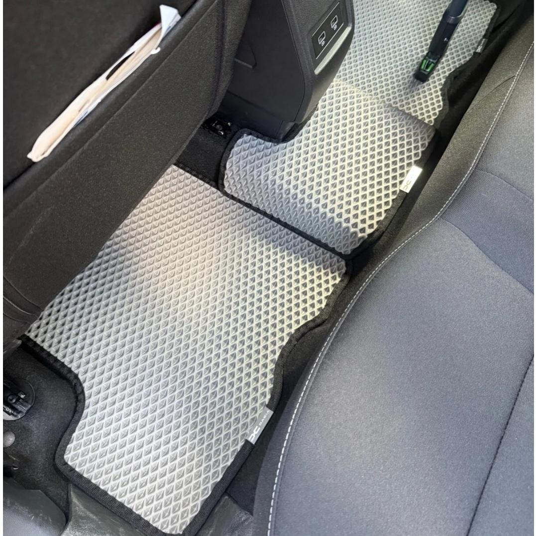 Dacia Duster 2018 - 2024 Akıllı Premium Eva Oto Paspas (Aksesuarlar Fiyata Dahil Değildir)