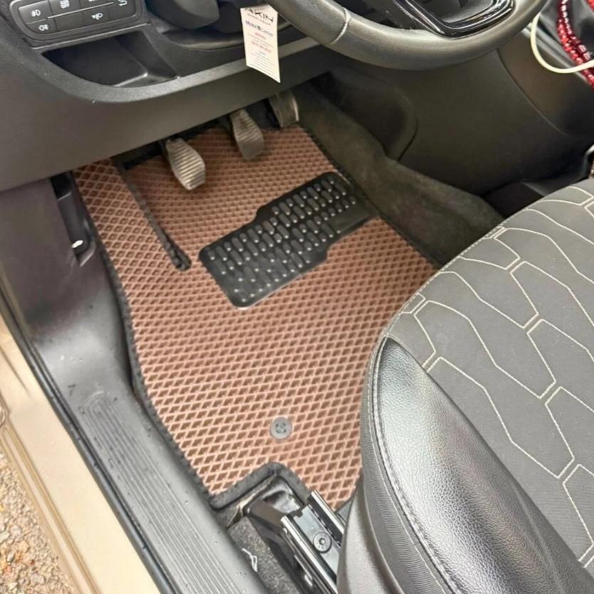 Fiat Fiorino 2007 - 2020 Kasa Akıllı Premium Eva Oto Paspas (Aksesuarlar Fiyata Dahil Değildir)