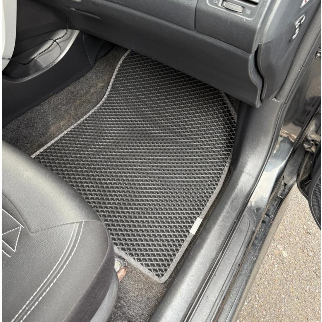 Toyota Corolla E140 2007 - 2012 Kasa Akıllı Premium Eva Oto Paspas (Aksesuarlar Fiyata Dahil Değildir)