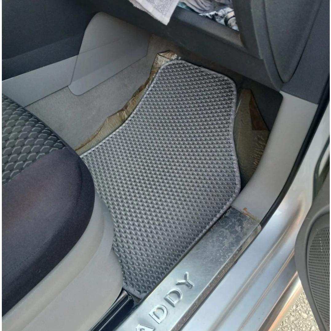 Volkswagen Caddy 2004 - 2020 Kasa Akıllı Premium Eva Oto Paspas (Aksesuarlar Fiyata Dahil Değildir)