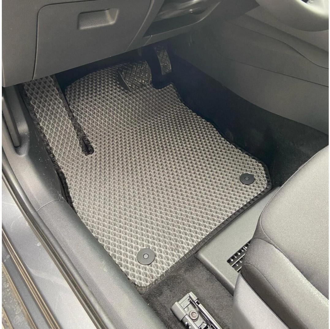 Skoda Octavia 2025+ Akıllı Premium Eva Oto Paspas (Aksesuarlar Fiyata Dahil Değildir)