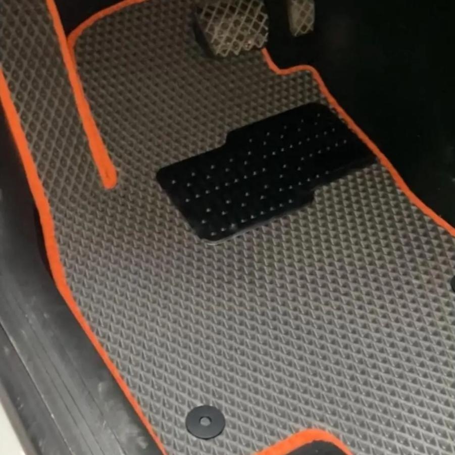 Seat Leon Mk3 2013 - 2020 Akıllı Premium Eva Oto Paspas (Aksesuarlar Fiyata Dahil Değildir)