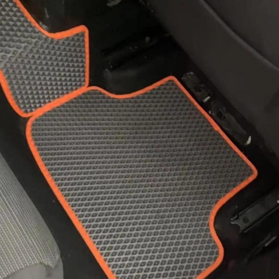 Seat Leon Mk3 2013 - 2020 Akıllı Premium Eva Oto Paspas (Aksesuarlar Fiyata Dahil Değildir)