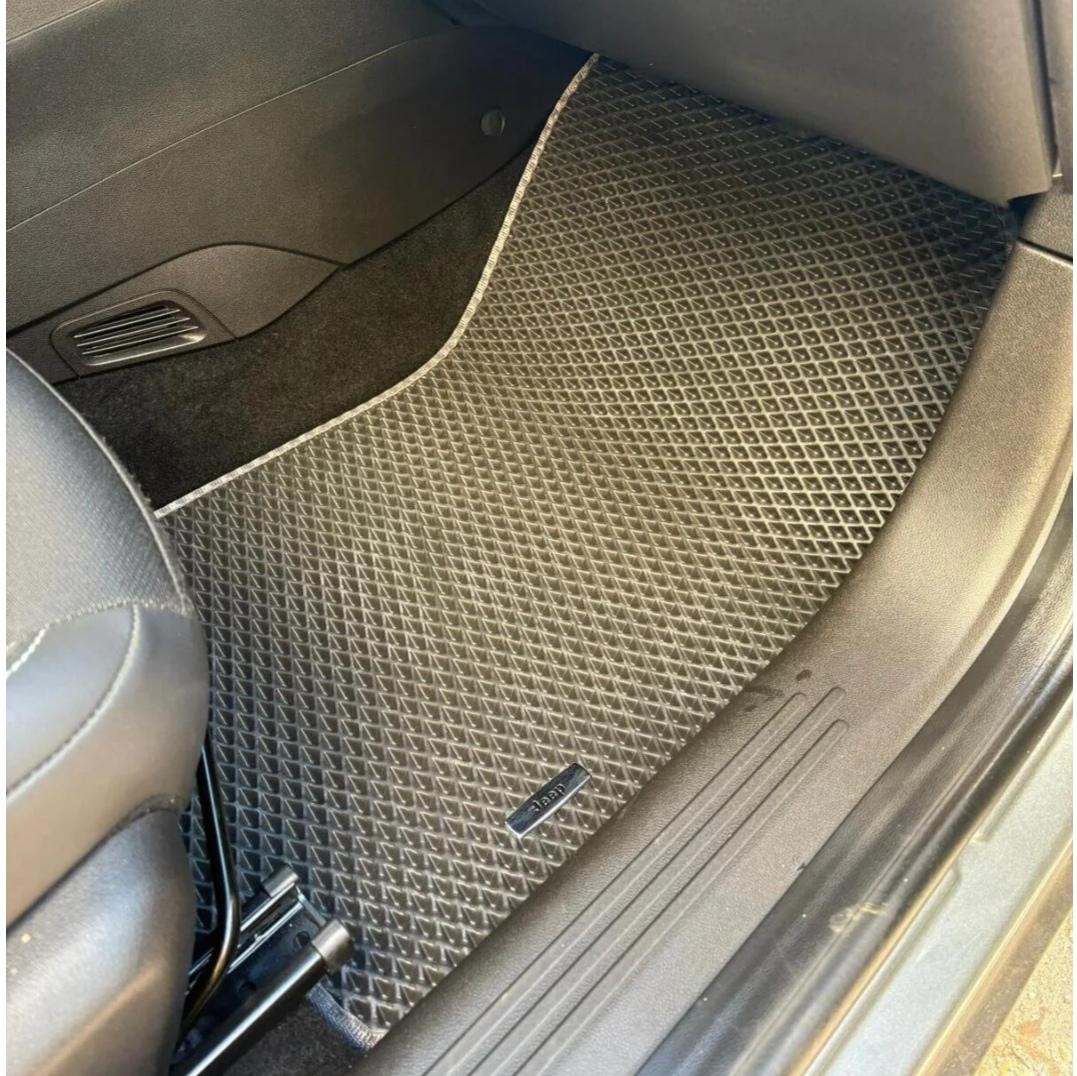 Jeep Avenger Hybrid Akıllı Premium Eva Oto Paspas (Aksesuarlar Fiyata Dahil Değildir)