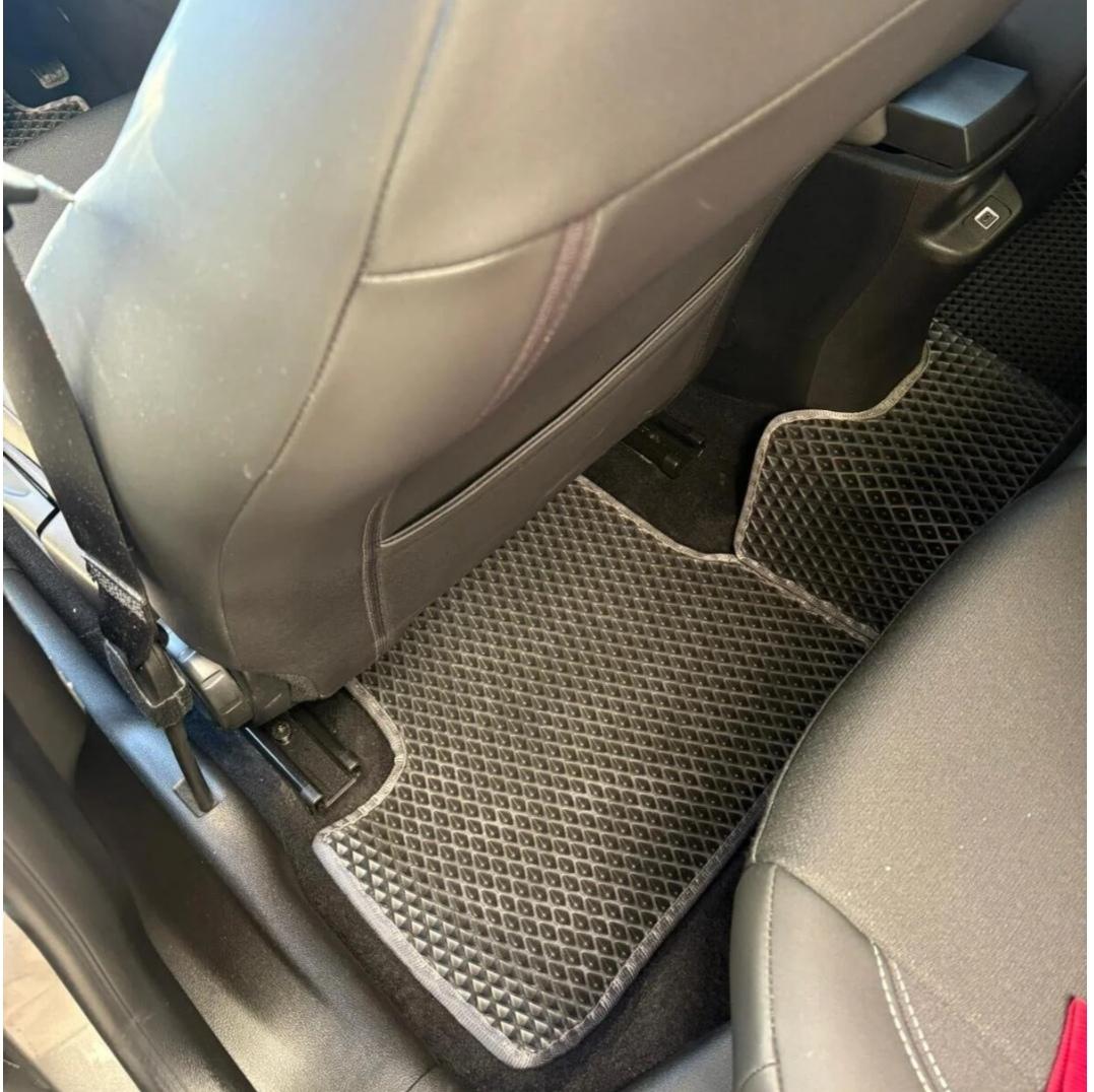 Jeep Avenger Hybrid Akıllı Premium Eva Oto Paspas (Aksesuarlar Fiyata Dahil Değildir)