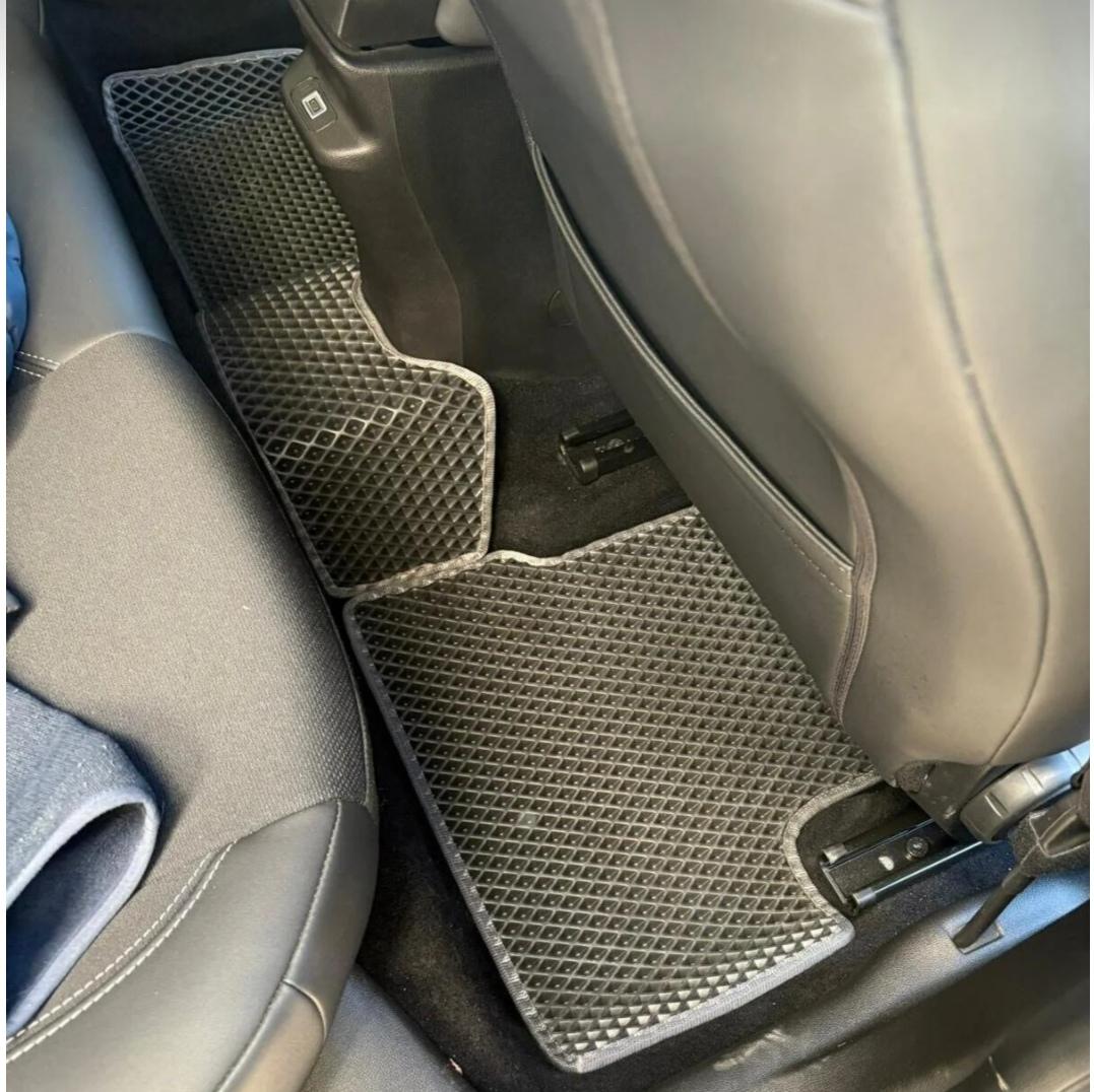 Jeep Avenger Hybrid Akıllı Premium Eva Oto Paspas (Aksesuarlar Fiyata Dahil Değildir)