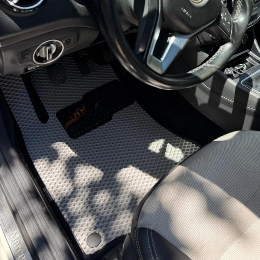 Mercedes Benz A Serisi W176 2012 - 2018Kasa Akıllı Premium Eva Oto Paspas (Aksesuarlar Fiyata Dahil Değildir)