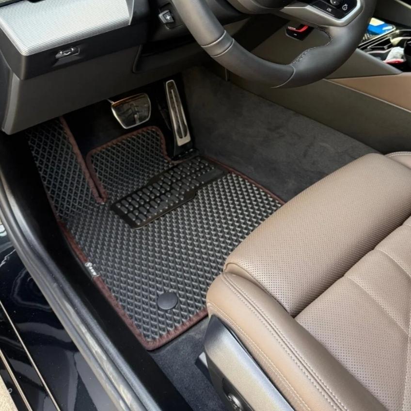 Bmw 5 Serisi G60 2022+ Kasa Akıllı Premium Eva Oto Paspas (Aksesuarlar Fiyata Dahil Değildir)