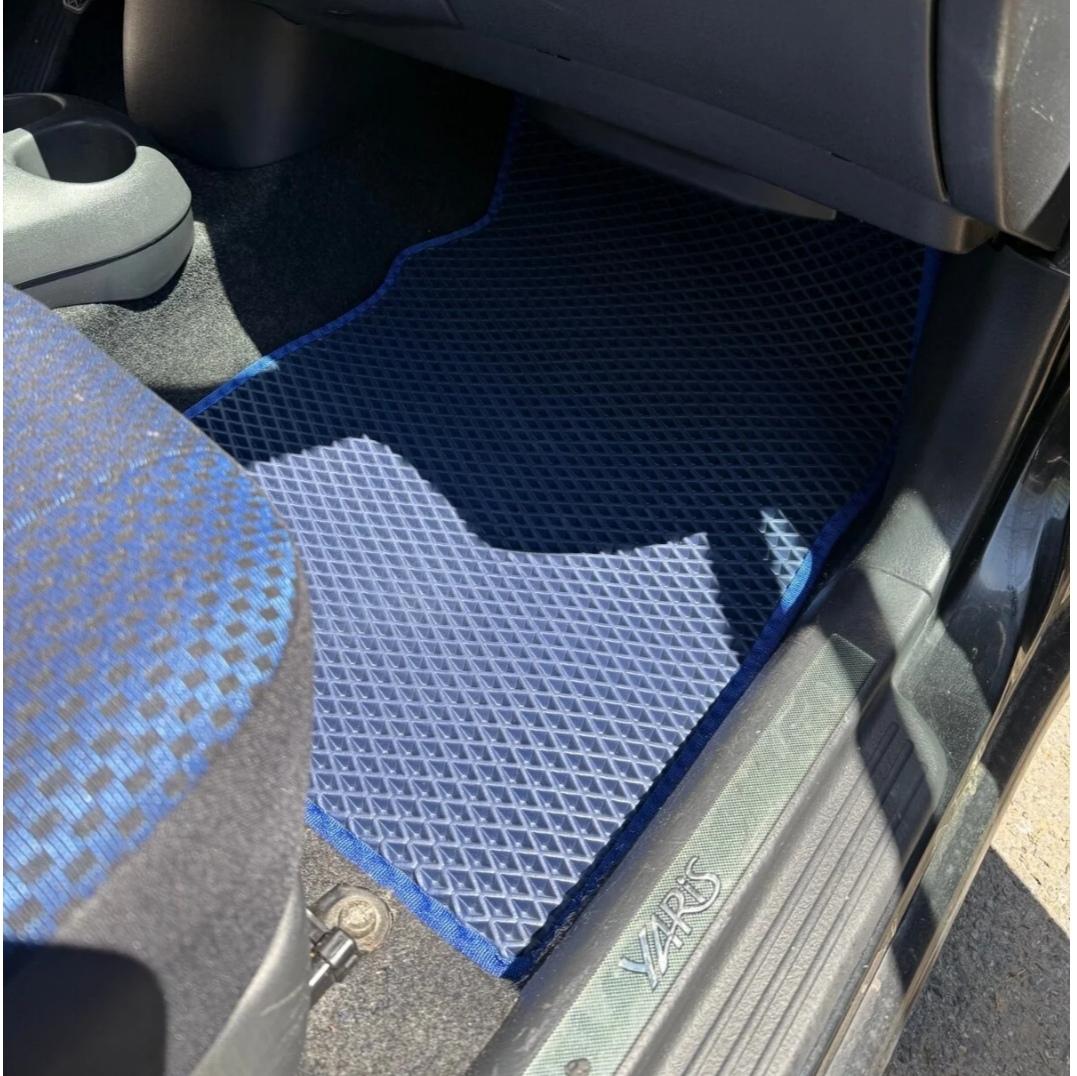 Toyota Yaris 1999 - 2005 Arası Akıllı Premium Eva Oto Paspas (Aksesuarlar Fiyata Dahil Değildir)